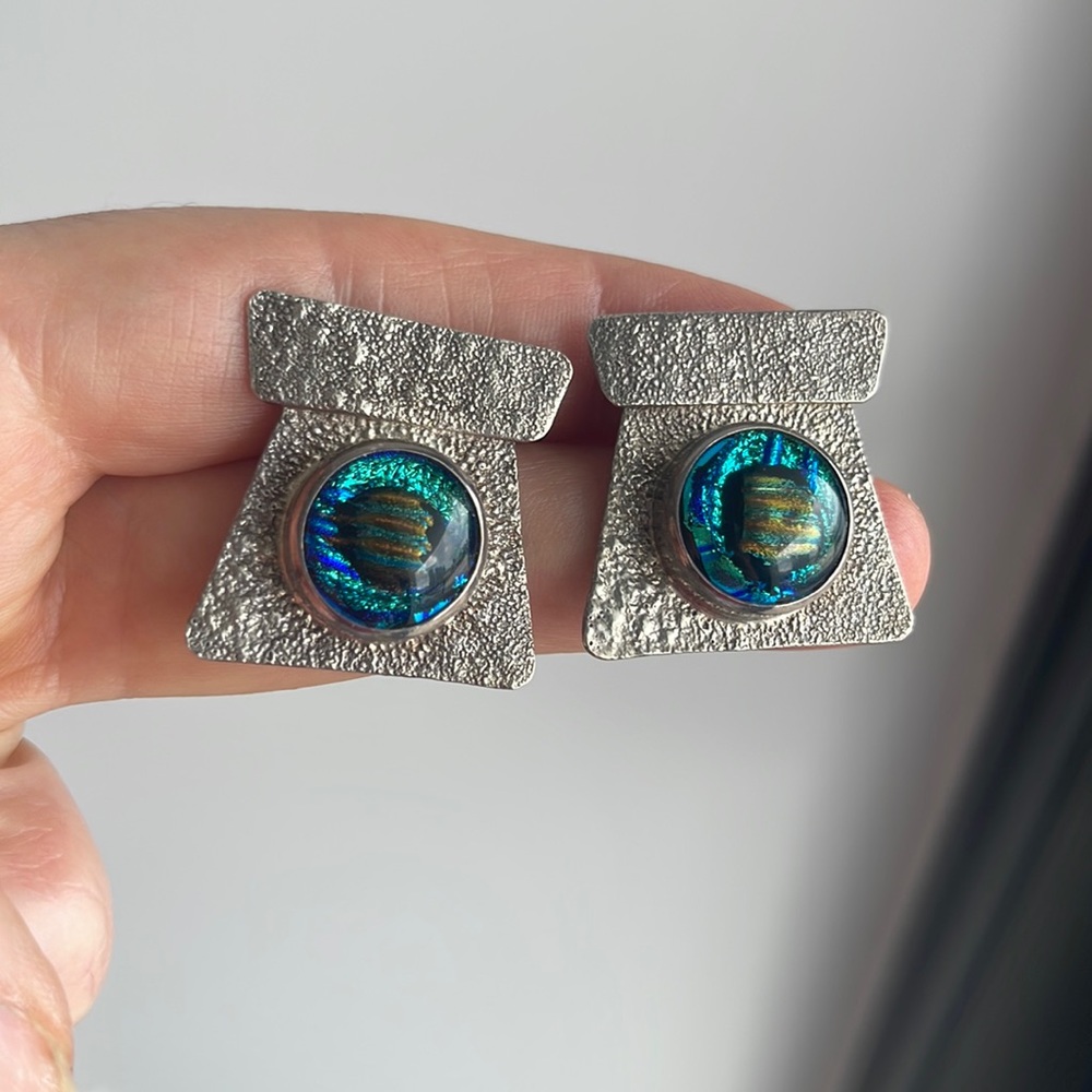 Vintage green/blue marble stone earrings in hammered silver setting
